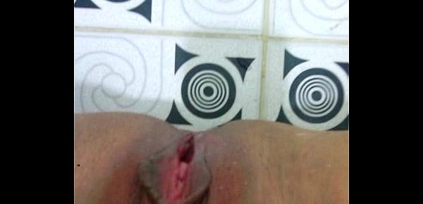  UNA MASTURBACION VAGINAL Y ANAL DE MI AMIGA